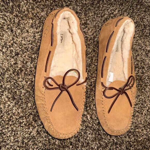 UGG Tan Suede Loafers with Bow - Picture 1 of 1